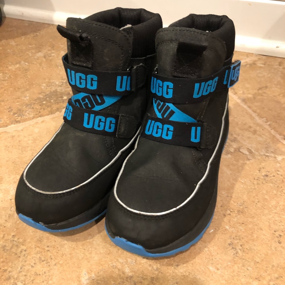 UGG KIDS TABOR WP BOOT